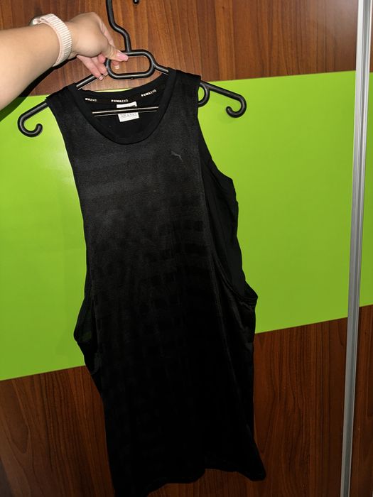 Дамски дрехи  – горнища, спортна рокля и тениска