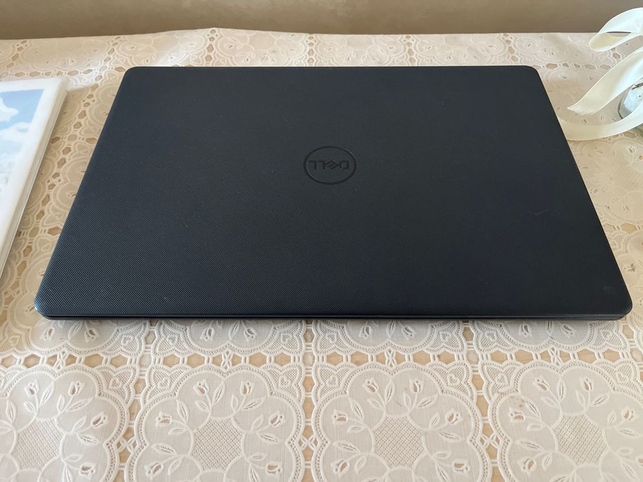 Продаю отличный ноутбук Dell Vostro 3500 в идеальном состоянии