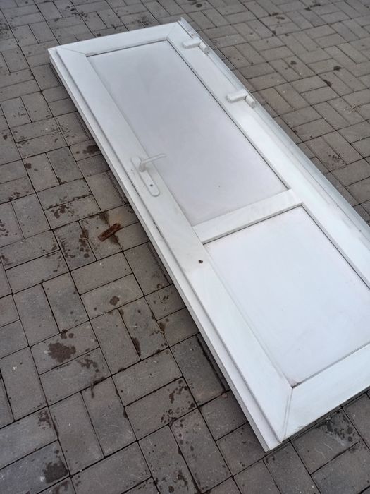 Пластиковые двери