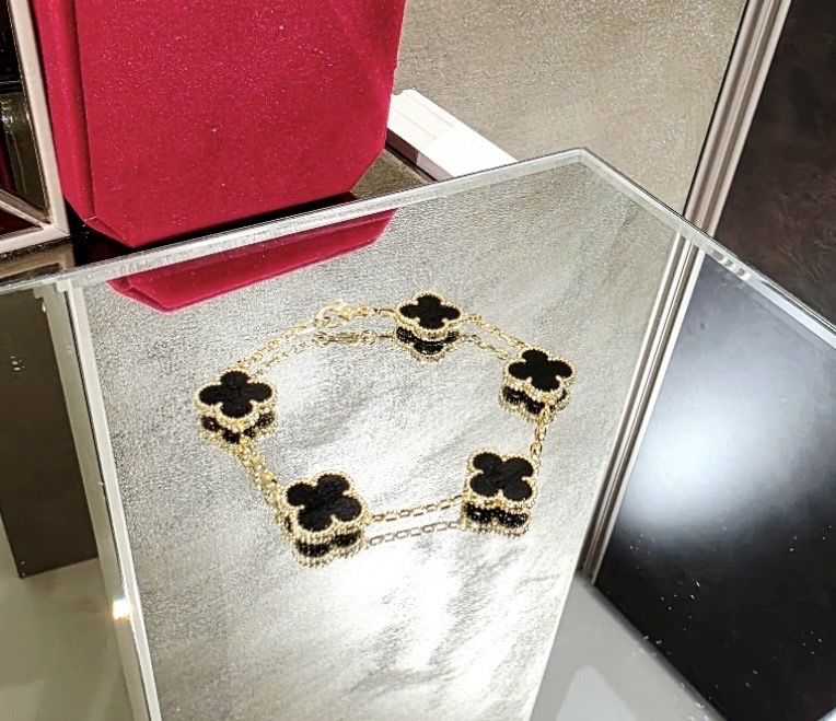 Гривна Van Cleef в черно с  5 листа на детелината, Нова
