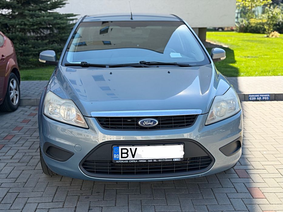 Ford Focus 1.6 benzina 2009 / Chmparat de nou din RO