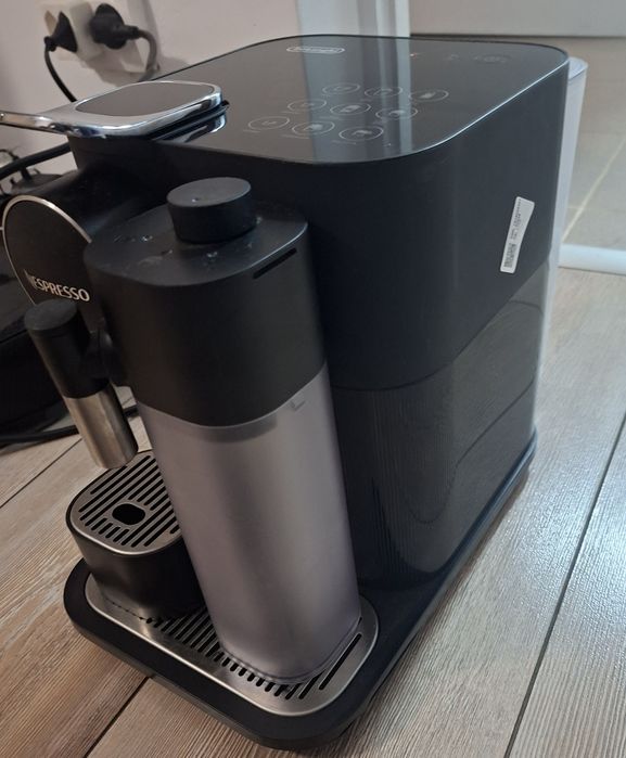 Espressor automat Nespresso Gran Lattissima DEFECT