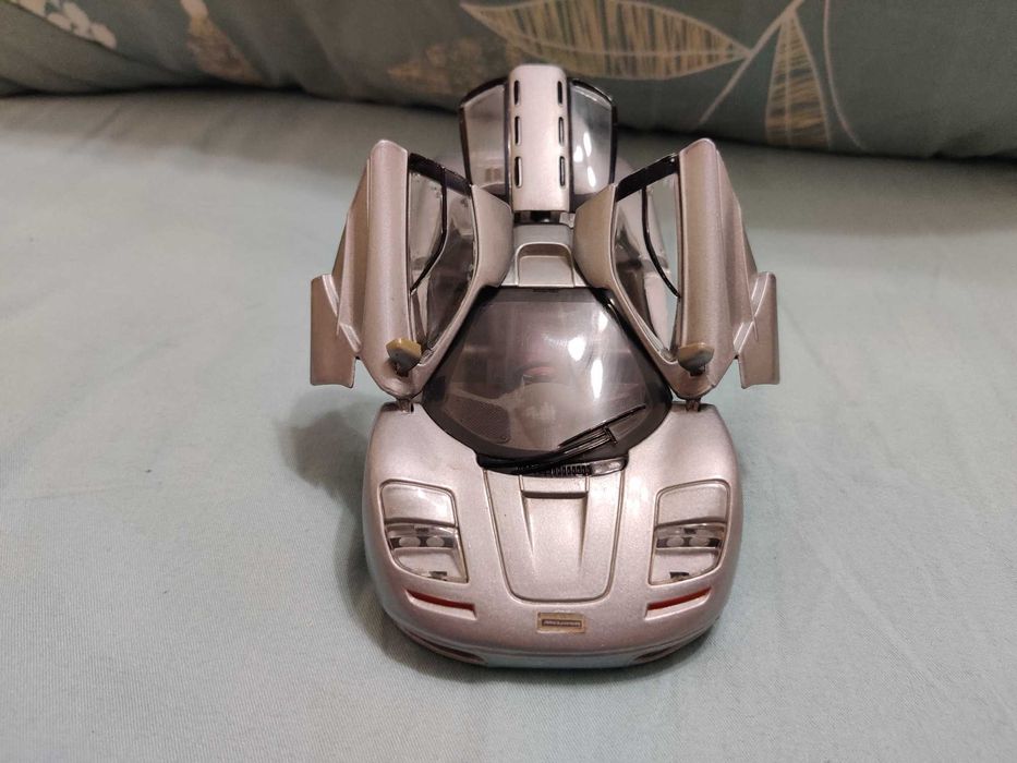 Метална количка Mclaren F1 Maisto Supercar collection 1/24