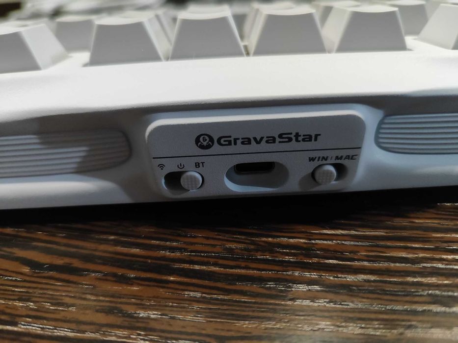 Продам клавиатуру Gravastar Mercury K1 Gradient White