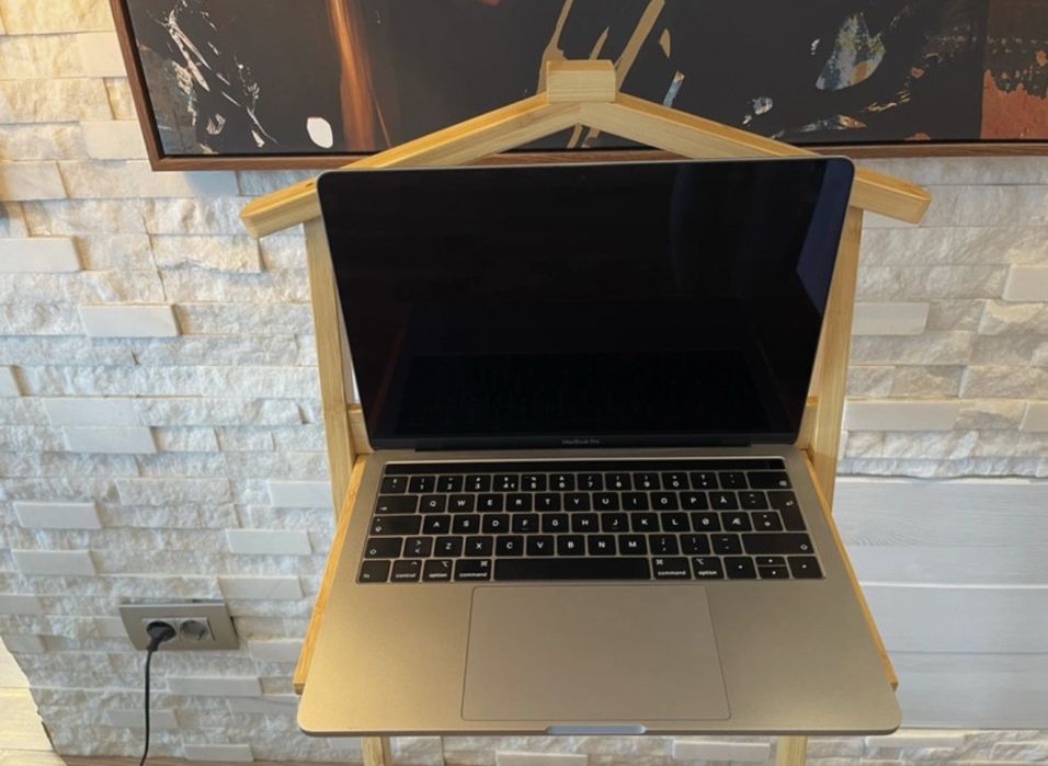 Macbook pro touchbar defect