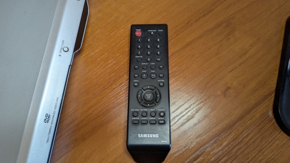 DVD плеър Samsung DVD P-360