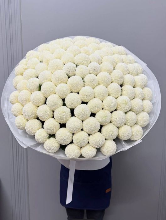 Хризантемы, розы, пионы, тюльпаны, ранункулюс