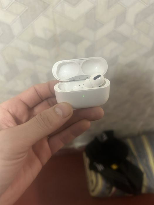 Продам кейс от air pods 1 pro
