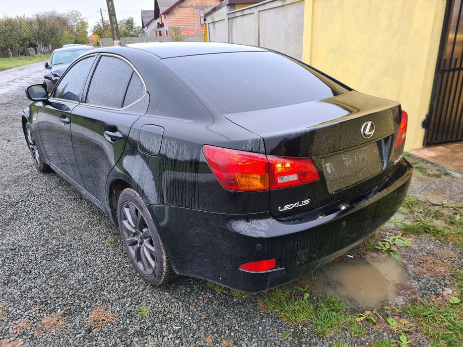 Dezmembrez lexus is220 2009 2.2 DCAT