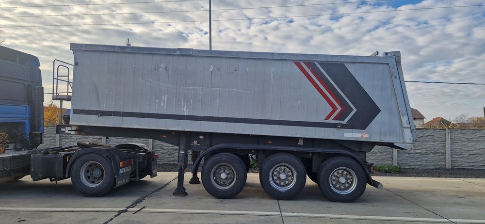 Semiremorca de vânzare