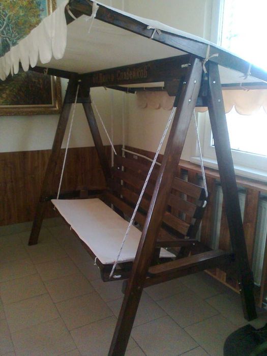 Градински люлки от дърво по поръчка