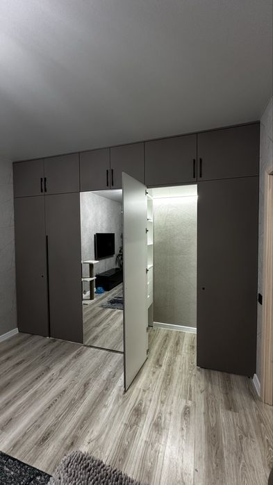 Продам шкаф-гардеробную