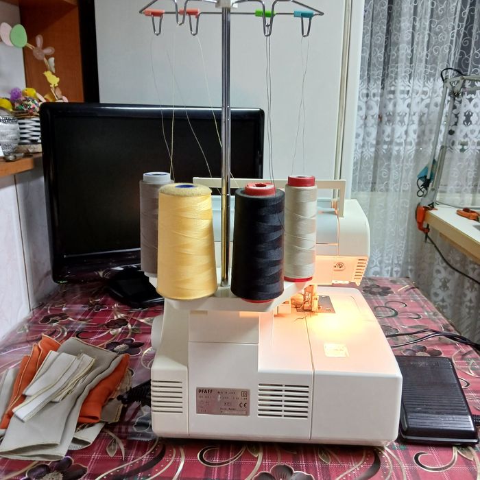 Masina de cusut si surfilat cu 2 ace PFAFF  HOBBYLOCK 4762