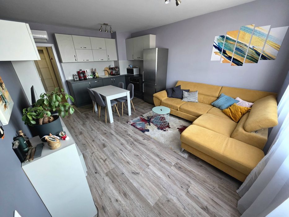 СОБСТВЕНИК Продава 2-стаен Варна - Бриз