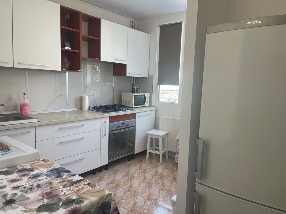 Inchiriez apartament 2 camere