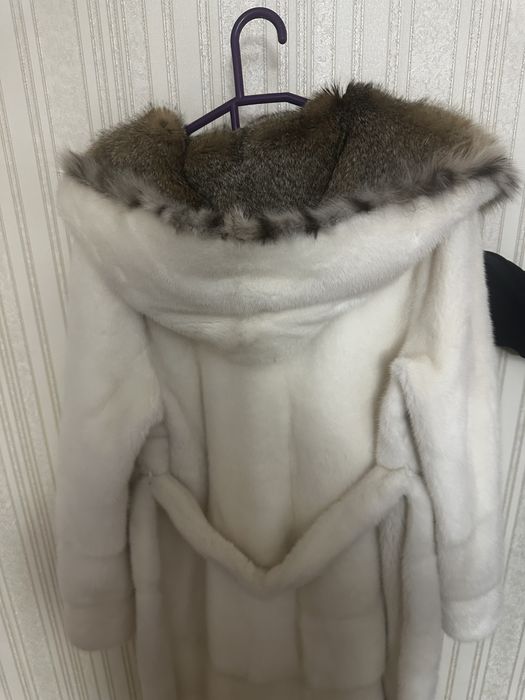 Продам шубу белая рысь