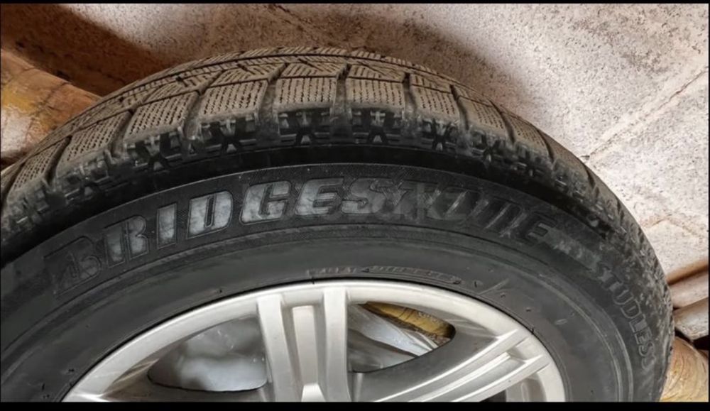Продам комплект зимних колес