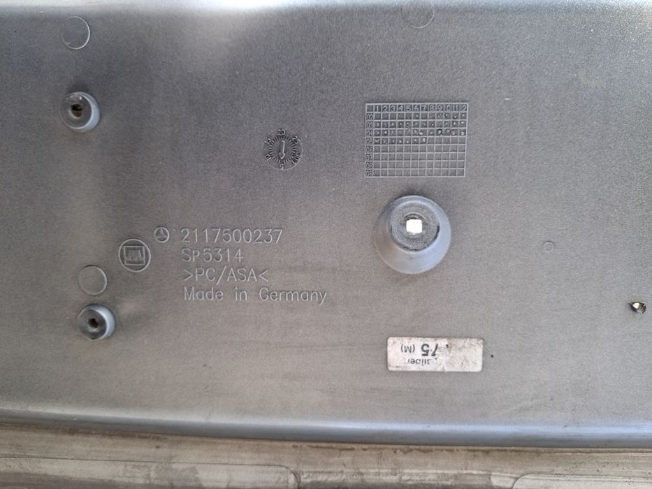 Кора багажник Мерцедес w211