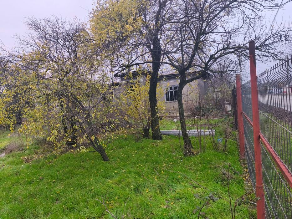 Vând teren intravilan