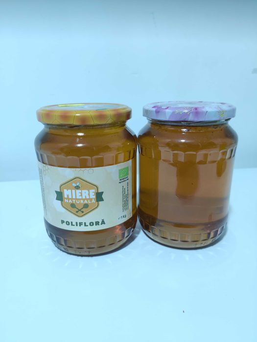 Vând miere de salcâm