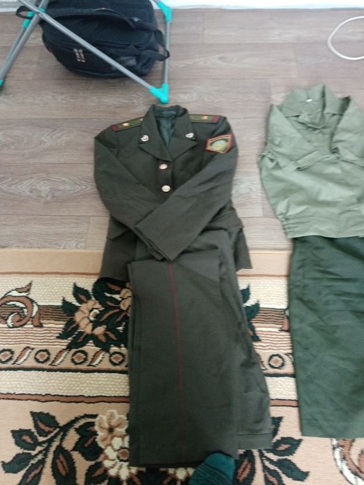 военный одежда 44..46
