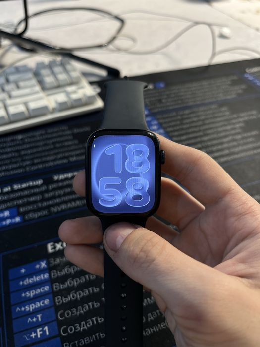 Apple Watch Series 8 / 45mm