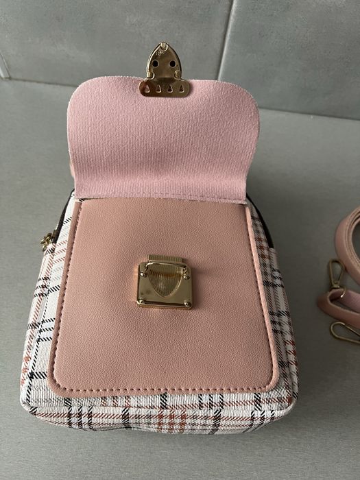 Розова дамска чанта