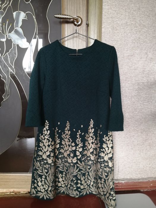 Продам женское платье