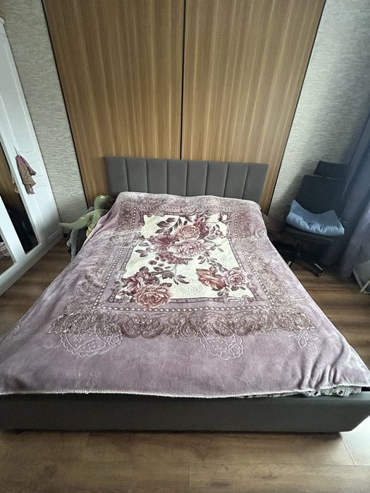 Двуспальня кровать