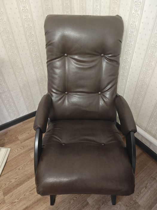 Кресло качалка кожаное