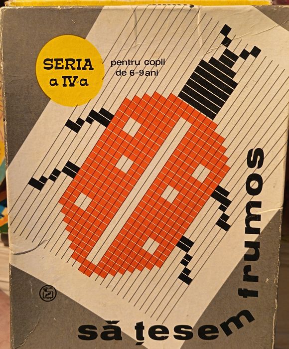 Vând sau schimb obiecte vechi.Preț în funcție de obiectul ales.