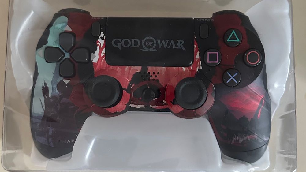 Джойстик на Плейстейшн 4 PS4