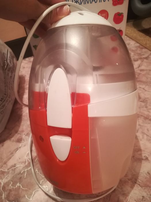 Соковыжималка продам