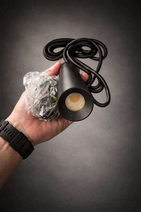 Set 2 pendule LED negre – design modern, iluminat cald