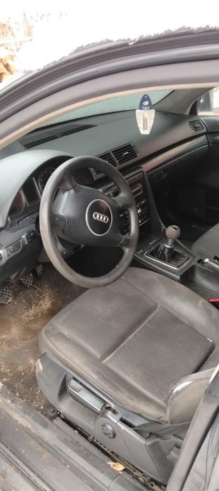 Vând Audi A4,motor 1,9 ,mașină este din anul 2008.
