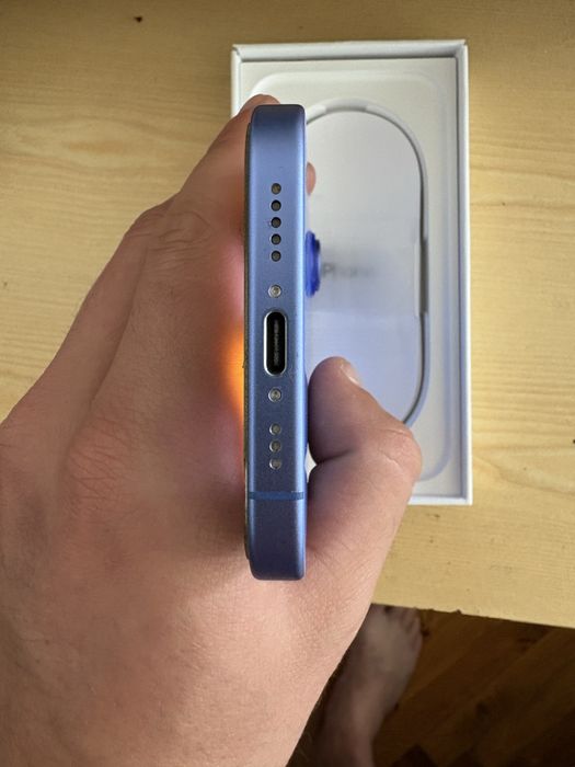 Iphone 16 blue 128