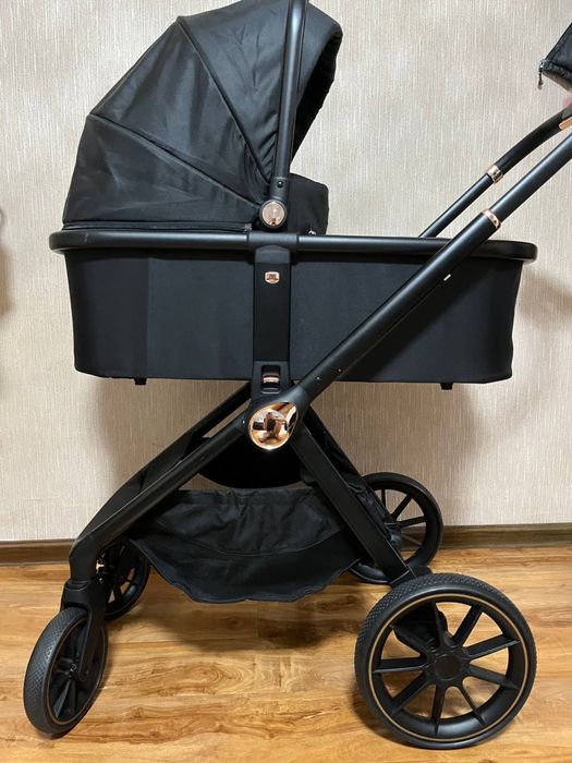 Продам коляску в отличном состочнии 3в1