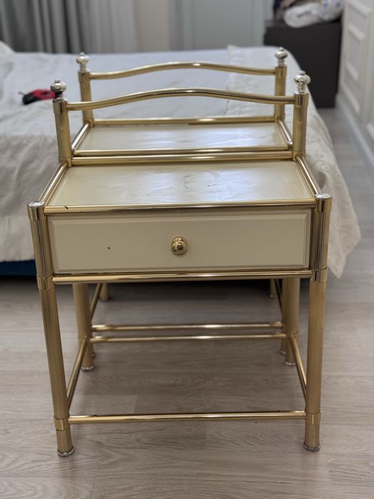 Продам тумбы и зеркало