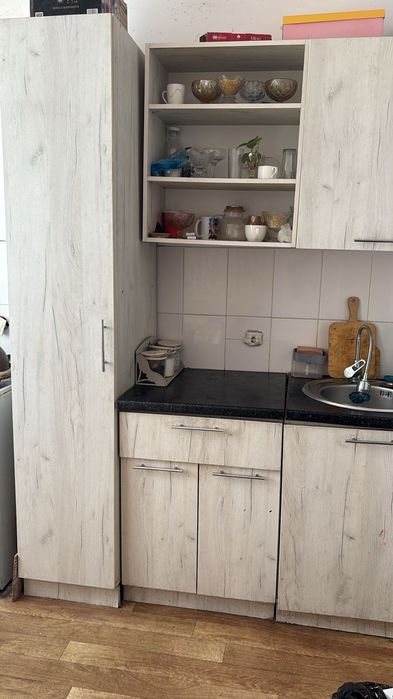 Продается б/у кухн гарнитур размером  200×160