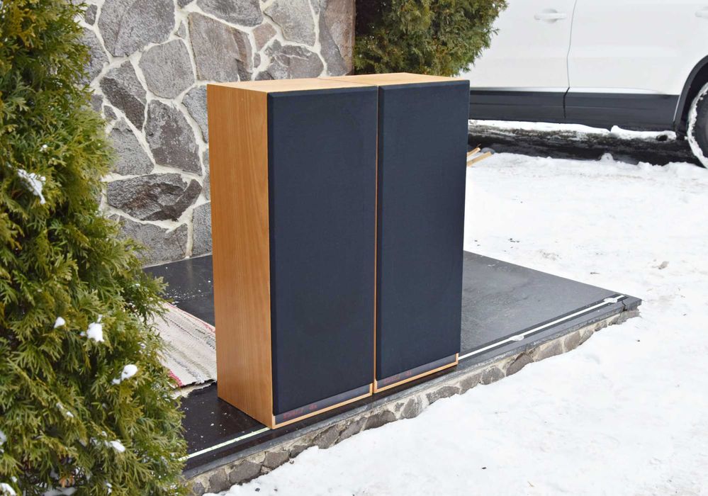 Boxe Dali 4a, boxe de podea