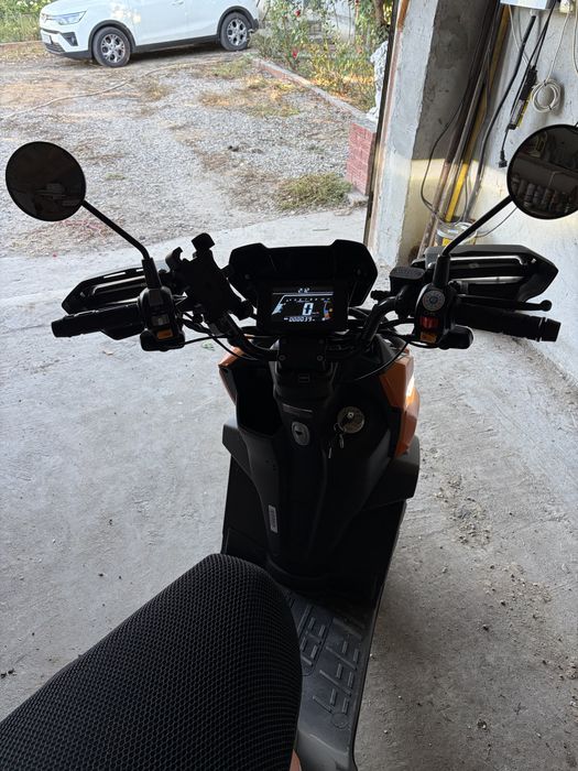 Scuter pe benzina limitat la 50km/h poate fi condus cu permis cat B