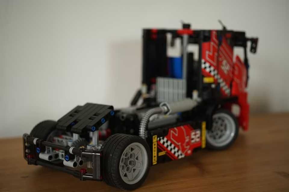 Lego Tehnic 8041: Race Truck