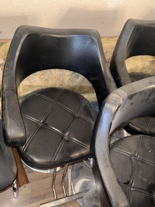 почти новые стулья для салона
