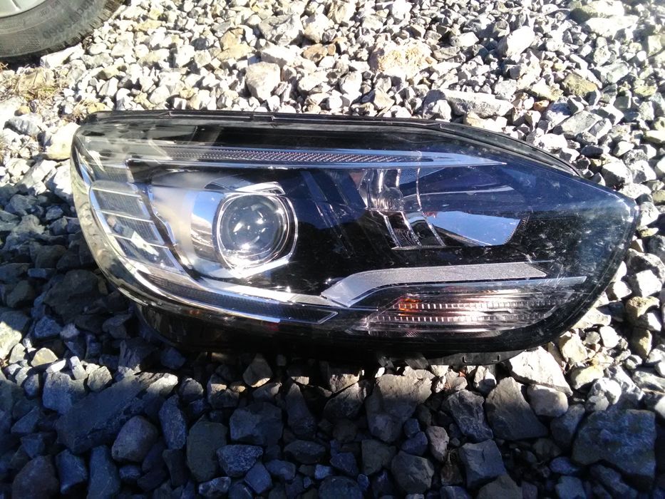 Фар за Рено Сценик 2016-2020г