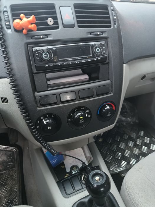 Kia Cerato 1.6 benzină – 2006 |