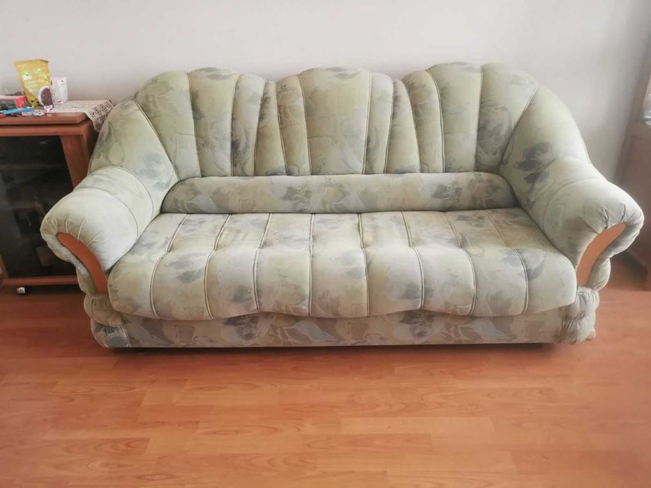 Разтегателен диван