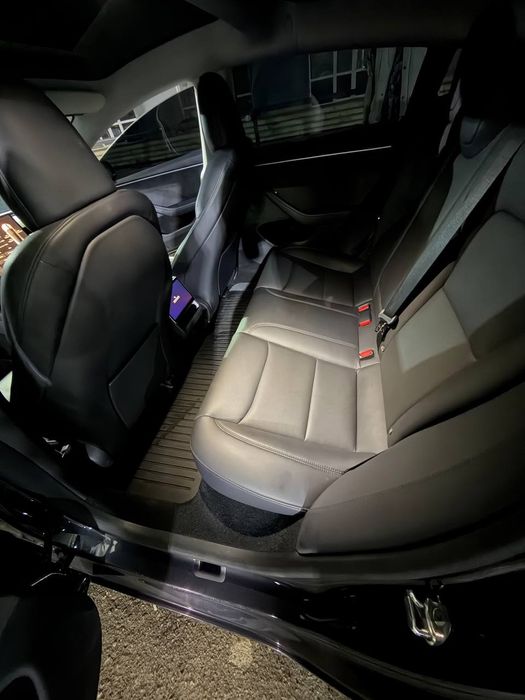 Tesla model 3 sotiladi