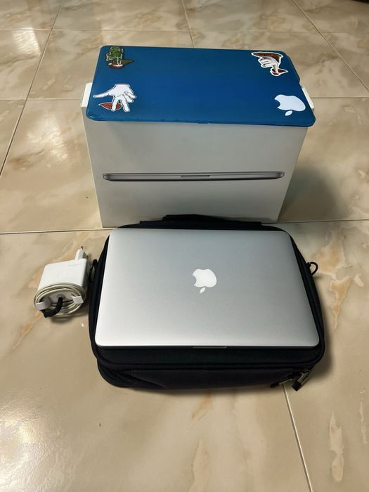 Продавам MacBook PRO 2015