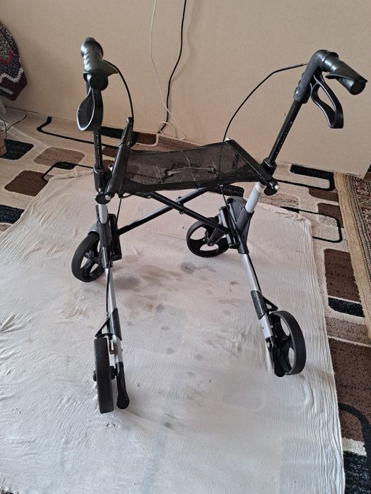 Инвалидный ходунок