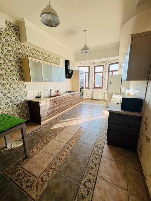 Продается 4х комнатная квартира на Чехова Бон